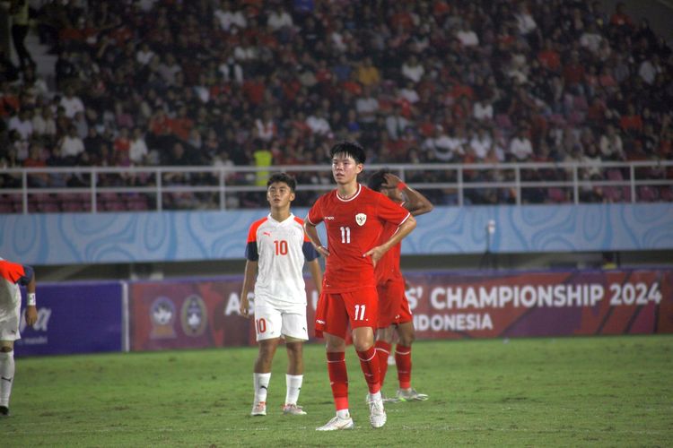 Aksi Lucas Raphael Lee pada laga Timnas U16 Indonesia vs Filipina di ajang Piala AFF U16 di Stadion Manahan, Surakarta, pada Senin (24/6/2024).