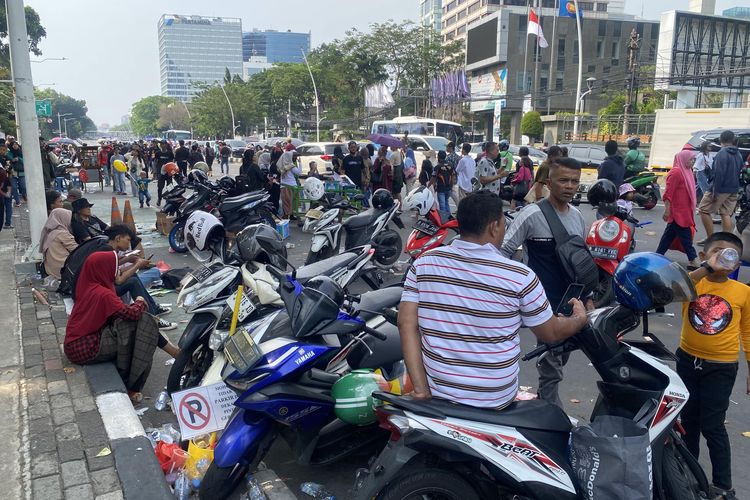 Kemacetan panjang terjadi di Jalan Medan Merdeka Timur arah Patung Kuda, Kecamatan Senen, Sabtu (5/10/2024) siang.