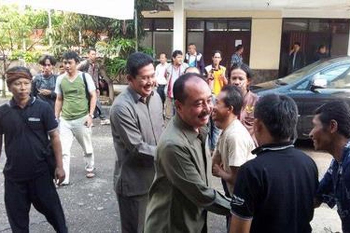 Pasangan calon gubernur-wakil gubernur Jabar dari jalur perseorangan, Dikdik Mulyana Arief Mansur-Cecep Nana Suryana Toyib, Rabu (5/12/2012).