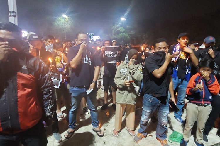 Aliansi Suporter Salatiga mengadakan gerakan tutup wajah untuk menolak penggunaan gas air mata di stadion