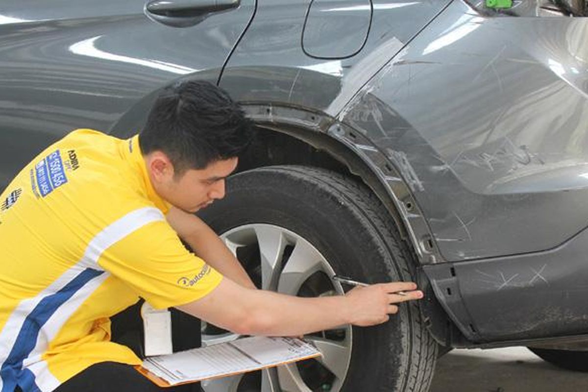 Standar pelayanan bengkel asuransi Adira mulai diseragamkan.