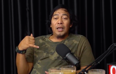 Komedian Komeng menjadi tamu kanal YouTube Gofar Hilman.