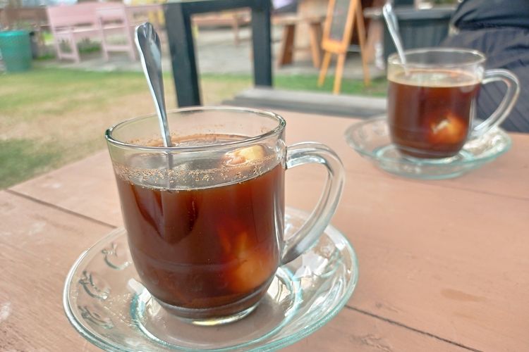 Perpaduan kopi robusta lampung dengan durian lokal merapi.