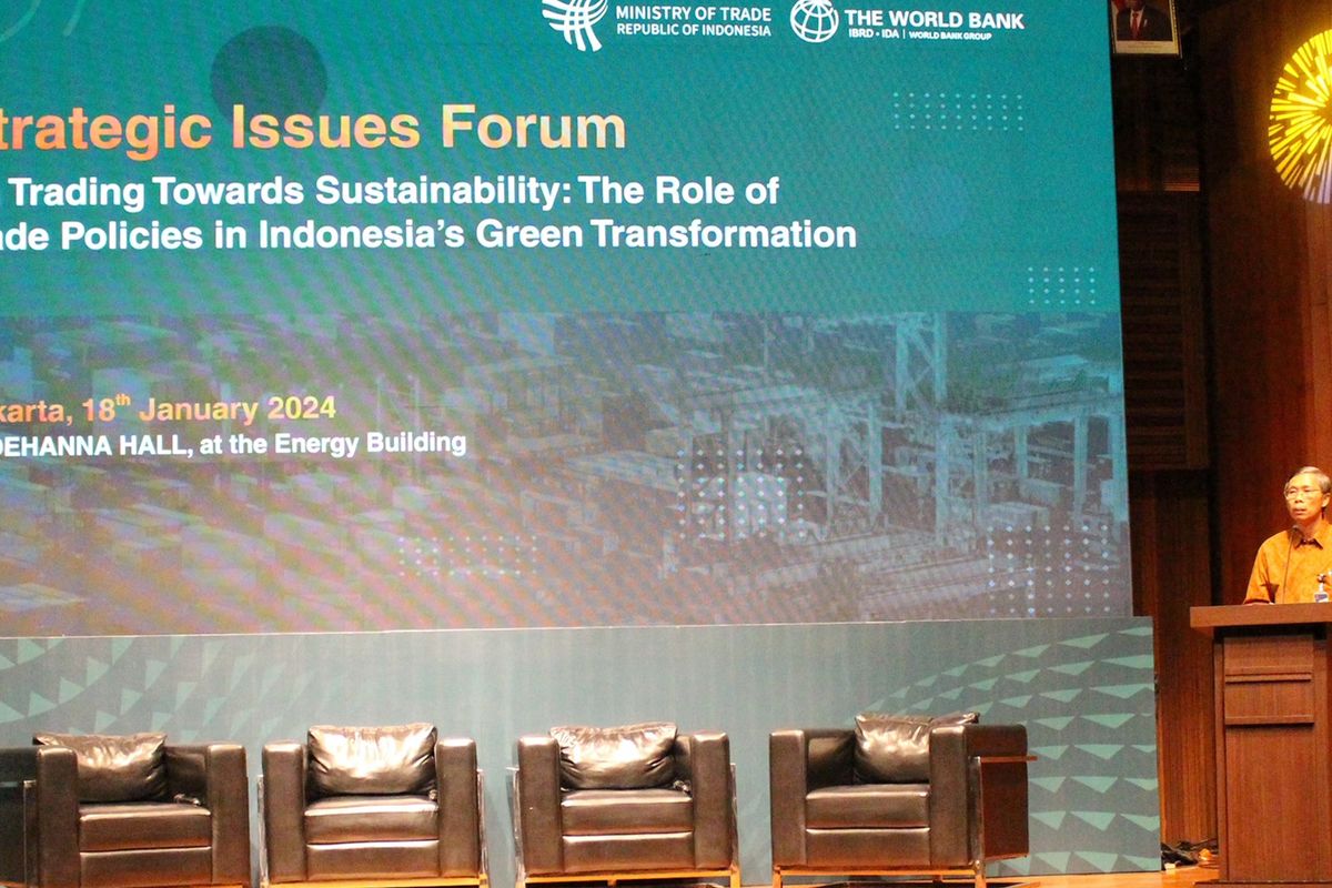 Kepala Badan Kebijakan Perdagangan, Kasan saat memberikan pemaparan dalam Forum Strategic Issues Forum dengan tema On Trading Towards Sustainability: The Role of Trade Policies in Indonesia?s Green Transformation secara hibrida di Jakarta, Kamis (18/1/2024).