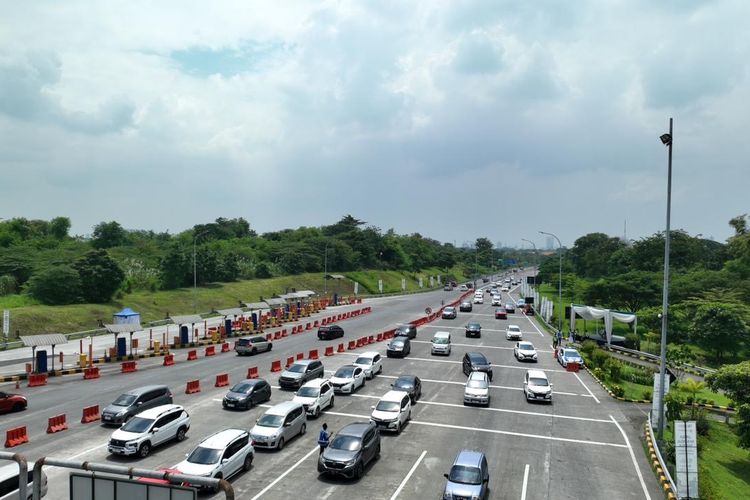 Arus Mudik-Balik 2026, Kepadatan Tol Surabaya-Mojokerto Naik 33 Persen 