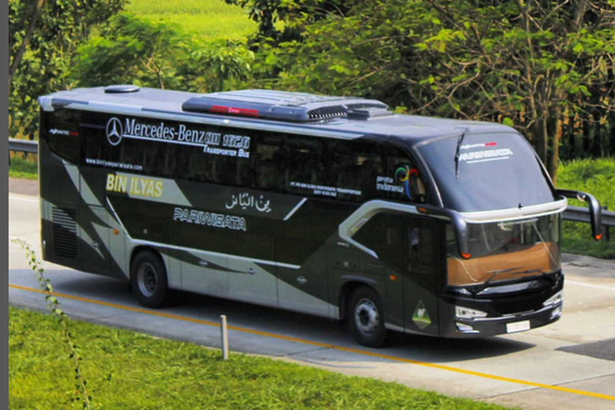 Bus pariwisata PO Bin Ilyas dengan bodi Avante H8 buatan Karoseri Tentrem