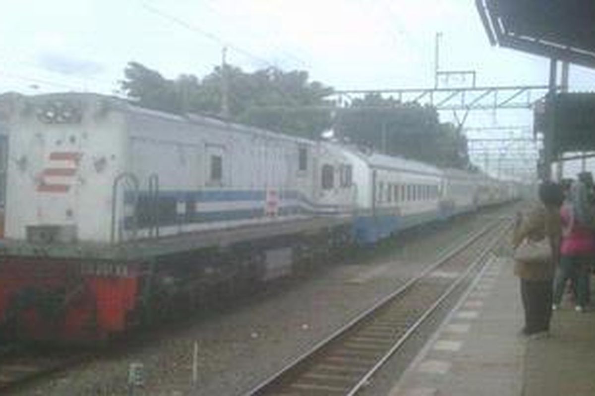 Ilustrasi Kereta Api Ekonomi