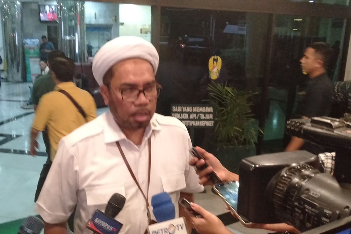 Tenaga Ahli Kedeputian IV Kantor Staf Presiden (KSP) Ali Mochtar Ngabalin di RSPAD Gatot Subroto, Jakarta Pusat, Kamis (10/10/2019)