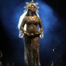 Beyonce Hentikan Konser Usai Mobil Gantung yang Dinaiki Miring di Atas Penonton