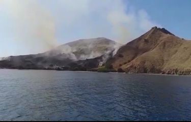 Taman Nasional Komodo Kembali Terbakar, Api Terlihat di Pulau Gililawa