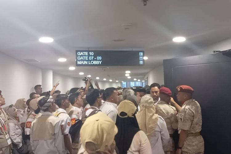 HUT ke-17 Gerindra di Sentul Disesaki Kader, yang Tak Tertampung Paksa Masuk
