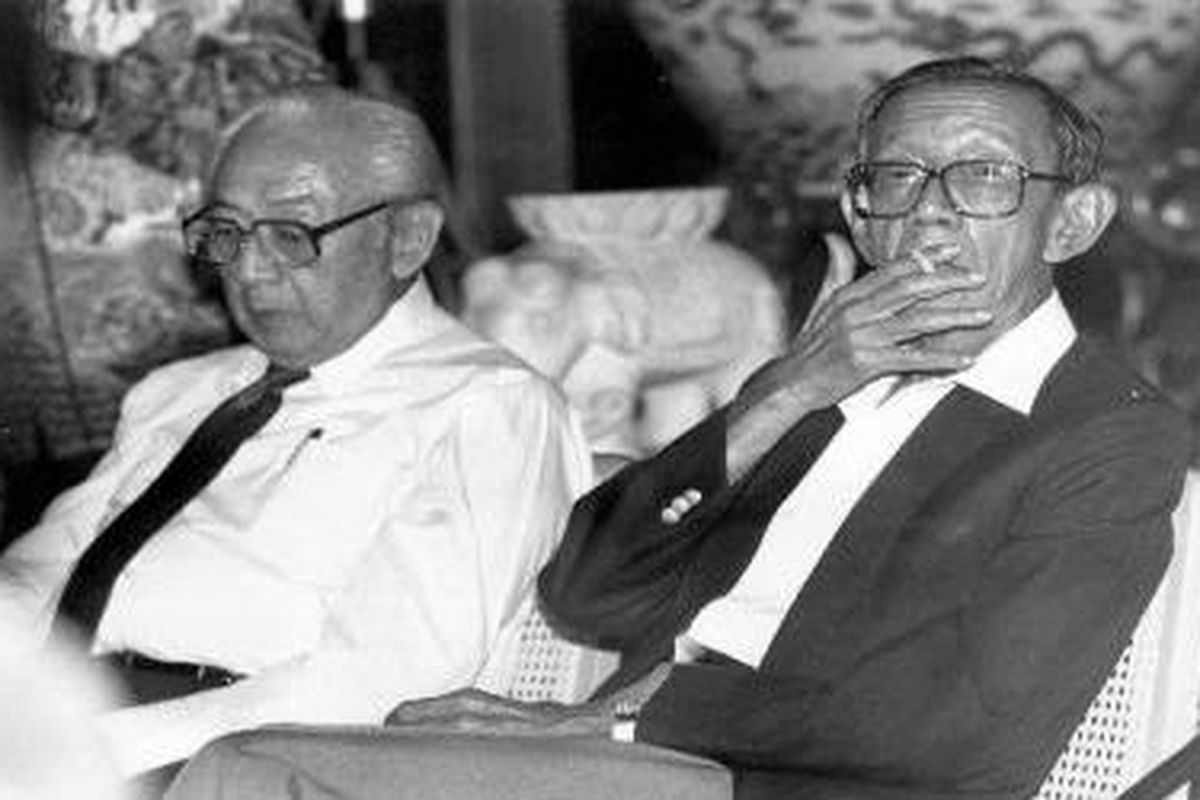 William Soeryadjaya dan Prof Sumitro Djojohadikusumo.
