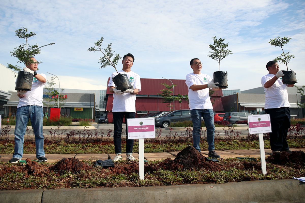 Aeon Indonesia menggelar penanaman pohon sebagai bentuk komitmen terhadap keberlanjutan lingkungan pada Sabtu 25 Januari, 2025.