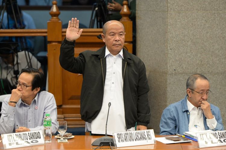 Arturo Lascanas, pensiunan polisi yang bersaksi di Senat terkait keterlibatan Presiden Rodrigo Duterte dalam ratusan pembunuhan di masa lalu.