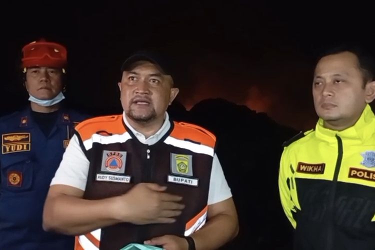 Kebakaran TPA Galuga Bogor, Pemkab Bangun Parit dan Siapkan Water Bombing