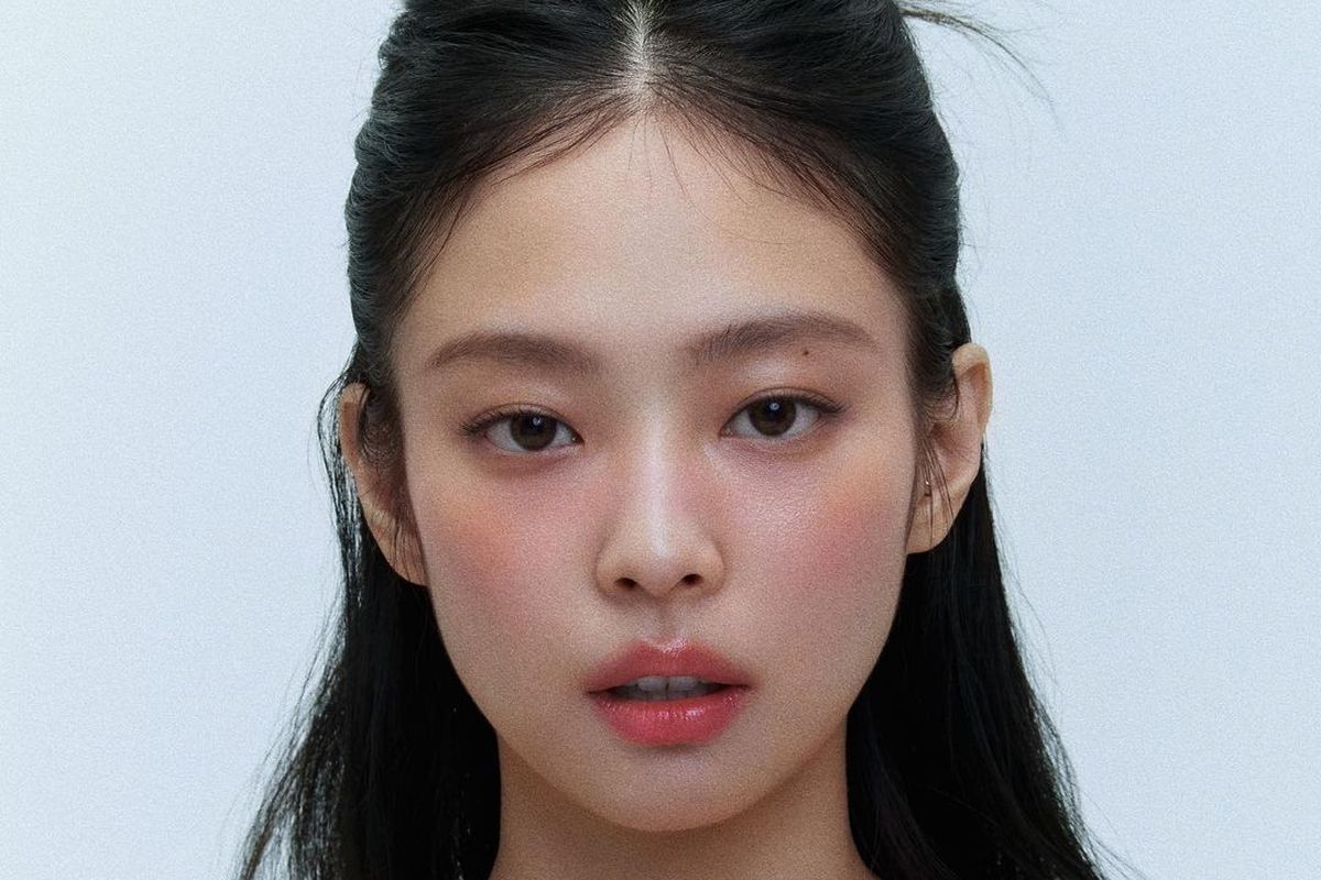 Jennie Blackpink dalam campaign untuk Hera Beauty