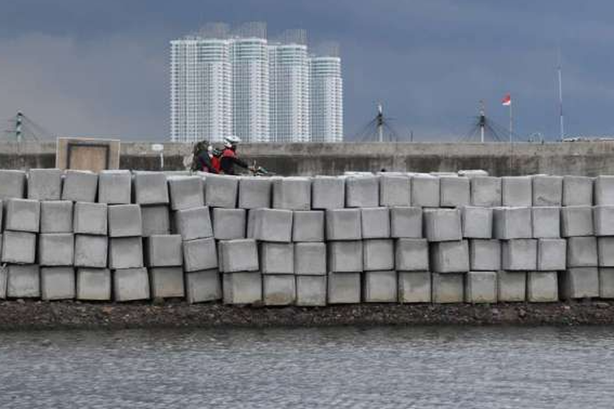 Tanggul Muara Baru di Jakarta Utara