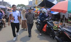 Tinjau Pasar Mambo Tangerang, Pj Walkot Ajak Pedagang Jaga Kebersihan dan Gunakan Fasilitas Sesuai Fungsinya