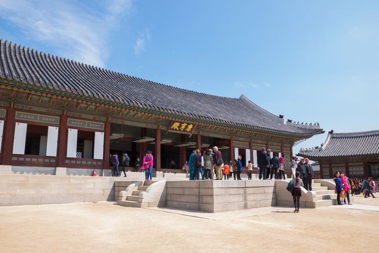 Balai Gangnyeongjeon, salah satu bangunan di Istana Gyeongbokgung Korea Selatan.