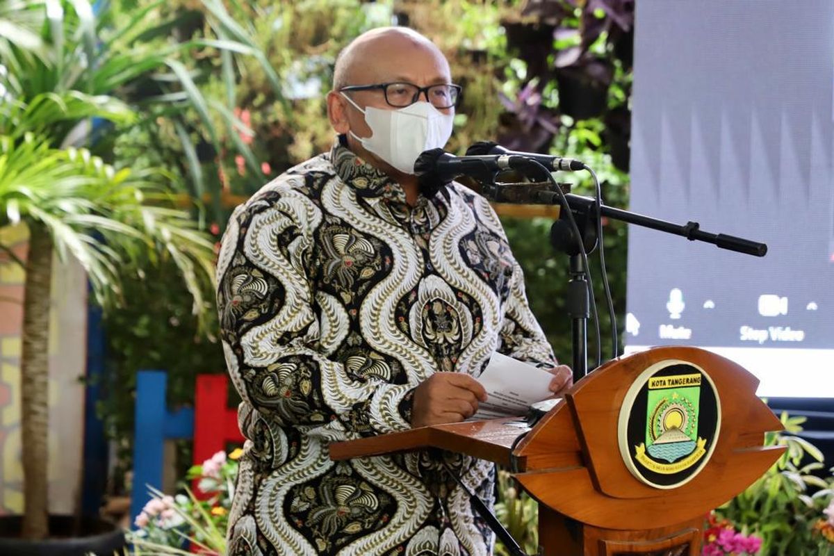 Dirjen Pemberdayaan Sosial (Dayasos) Edi Suharto mewakili Menko PMK Muhadjir Effendy saat menghadiri Peluncuran Program KSM di Kampung Anggur, Kota Tangerang, Kamis (10/12/2020).
