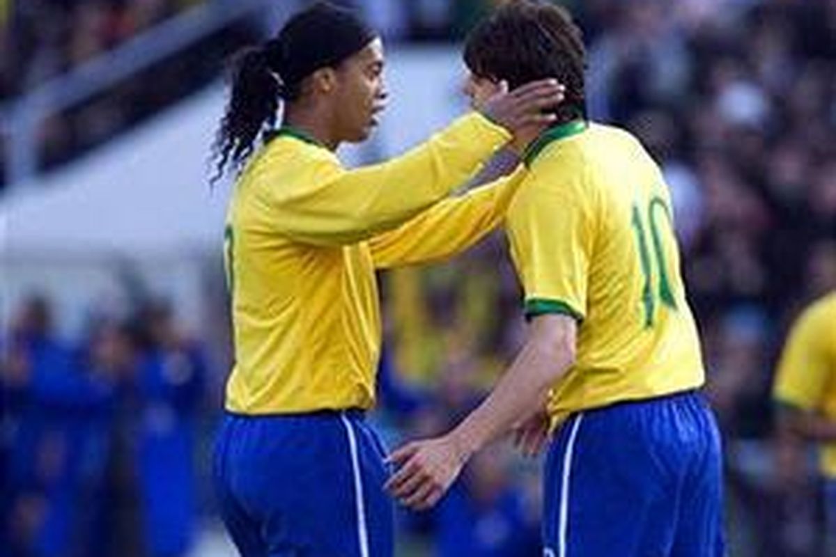 Ronaldinho tak masuk skuad Brasil dan posisinya dipercayakan kepada Kaka.