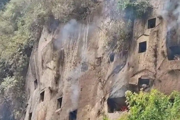 BNPB: Karhutla yang Berdampak Pada Kuburan Batu di Toraja Sudah Dipadamkan