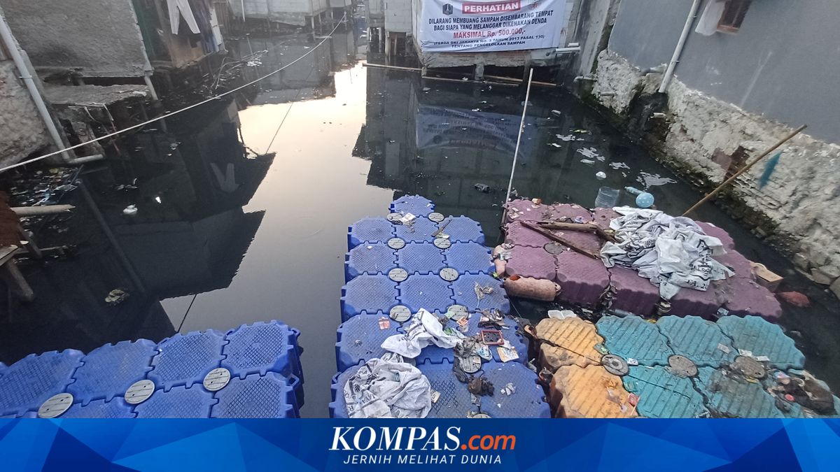 Warga Ungkap Alasan Pilih Buang Sampah ke Kali Gendong Jakut
