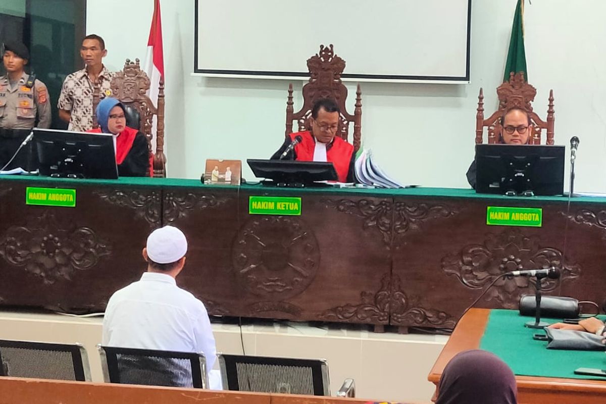 Suasana sidang putusan dugaan pembunuhan dengan terdakwa Yosep Hidayah di Pengadilan Negeri Subang, Jawa Barat, Kamis (25/7/2024).