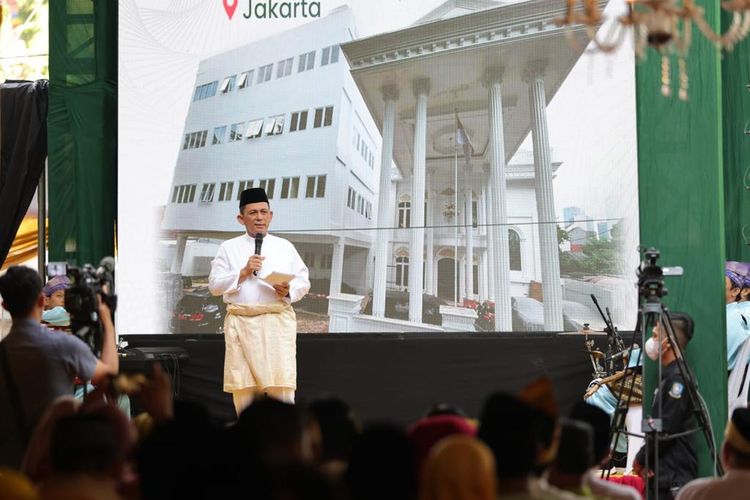 Raja Ahmad Engku Haji Tua menjadi nama Rumah Singgah Provinsi Kepri yang terletak di Jl. Bendungan Jatiluhur II No 21-22, Kelurahan Bendungan Hilir, Kecamatan Tanah Abang, Jakarta Pusat. 