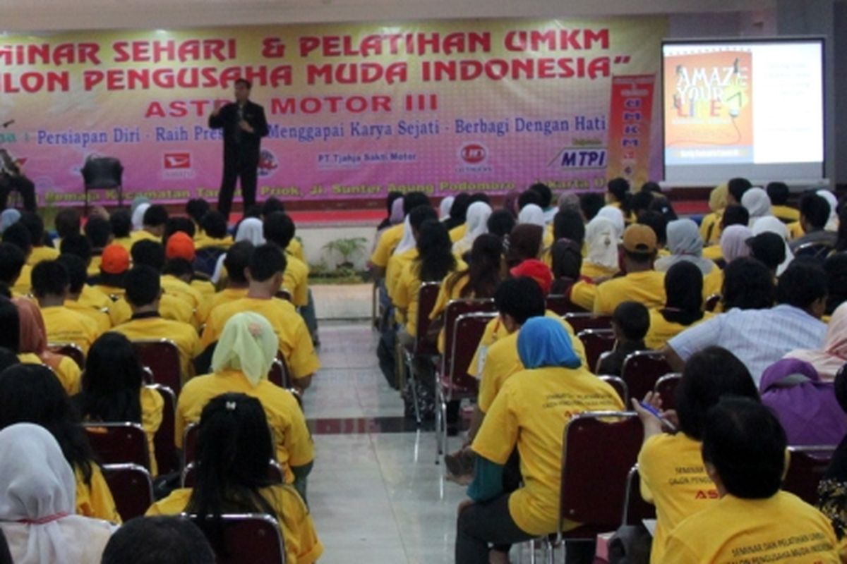 Seminar melatih calon pengusaha muda di Jakarta Utara.