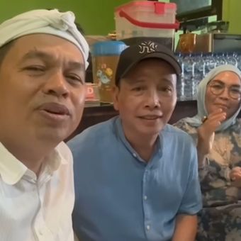 Dedi Mulyadi bersama Ayah Rozak dan Umi Kalsum di restoran milik orangtua Ayu Ting Ting di daerah Jatiwaringin, Bekasi, Sabtu (30/11/2024). 