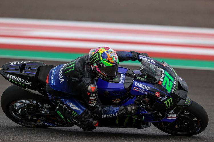 Pebalap Monster Energy Yamaha Franco Morbidelli memacu sepeda motornya saat sesi latihan bebas 4 MotoGP seri Pertamina Grand Prix of Indonesia 2022 di Pertamina Mandalika International Street Circuit, Lombok Tengah, NTB, Sabtu (19/3/2022).