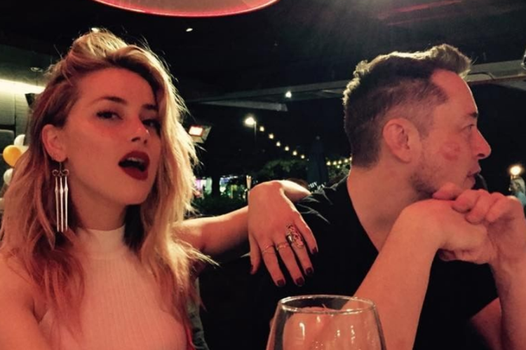 Amber Heard sempat menjalin hubungan asmara dengan Elon Musk pada 2017