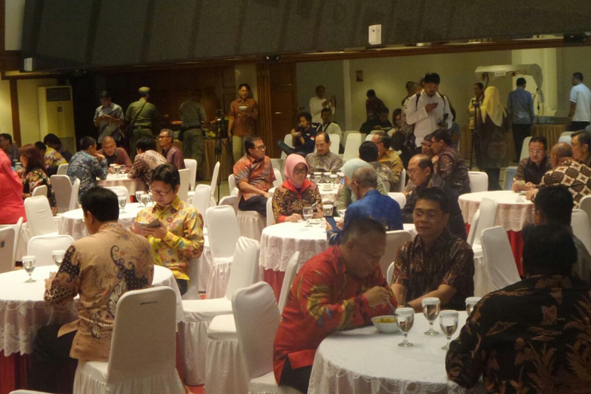 Plt Gubernur DKI Sumarsono mengundang pejabat DKI dan anggota DPRD DKI makan malam bersama di Balai Kota DKI, Kamis (13/4/2017). 