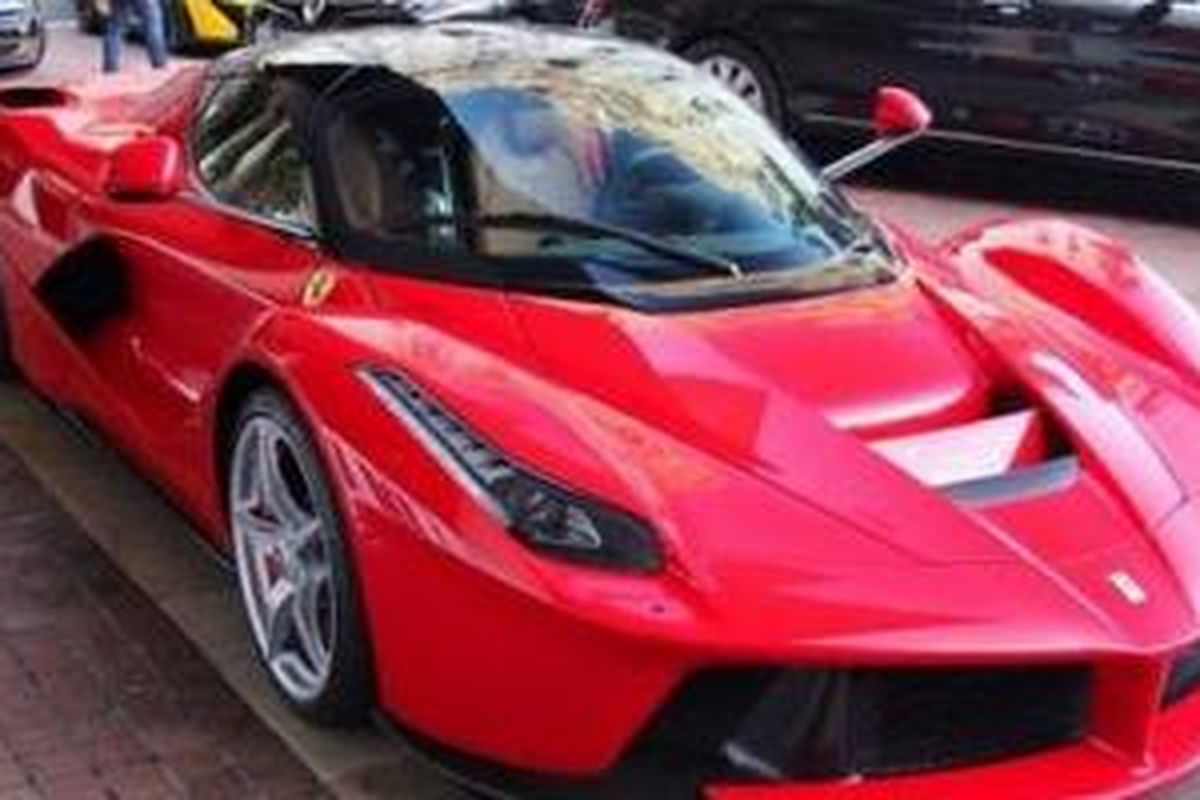 Ferrari LaFerrari dijual seken di Jerman