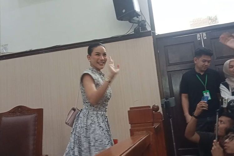 Nikita Mirzani Ngamuk di Sidang Pemerasan, Ditegur Hakim Usai Ricuh dengan Jaksa