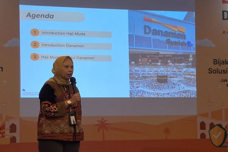 Syariah Funding Business Head Danamon Merci Santi Adriani dalam acara Journalist Class, Senin (29/9/2025).