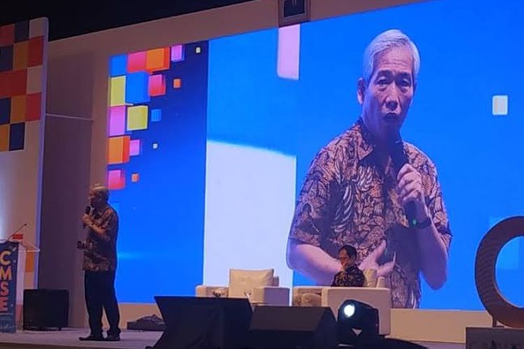 Investor saham kewakan Lo Kheng Hong membagikan kisah suksesnya berinvestasi di pasar modal pada gelaran Capital Market Summit & Expo 2019 di Jakarta Convention Center, Jumat (23/8/2019)