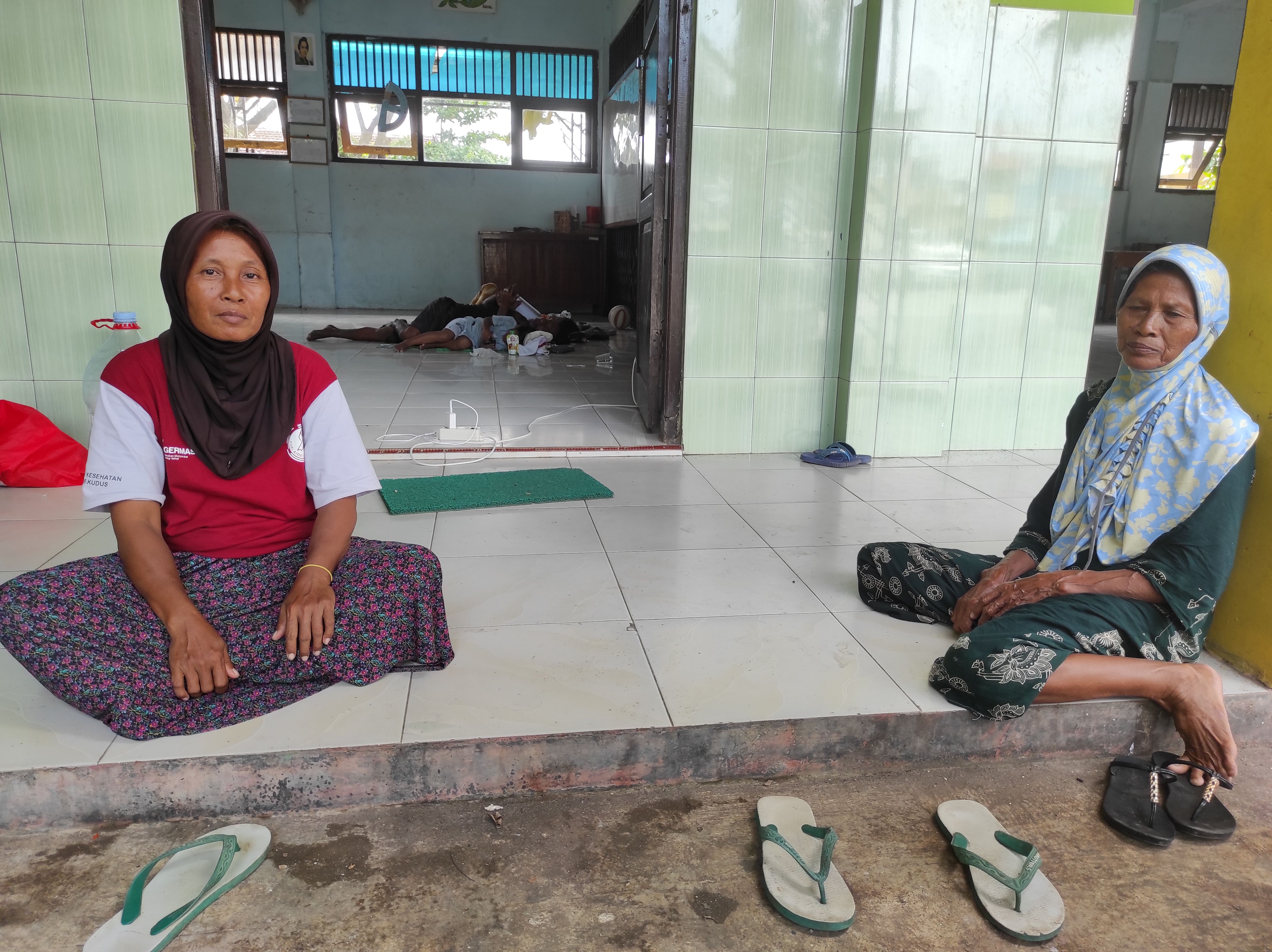 Keluh Suriyah, Diterjang Banjir Demak Dua Kali, Rumah Kayu Busuk, Kasur Satu-satunya Hanyut