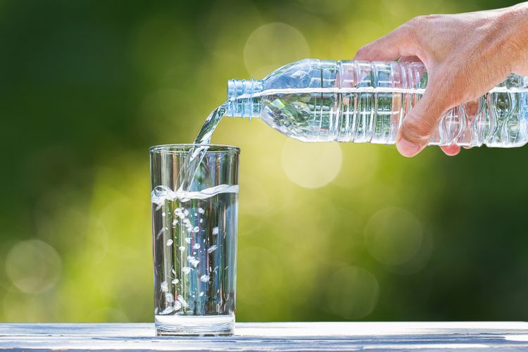 Minum Air Putih untuk Menurunkan Berat Badan, Begini Aturannya Halaman all  - Kompas.com