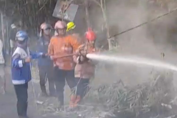Niat Bersihkan Lingkungan Sambut 17 Agustus, Kerja Bakti Warga Kulon Progo Berujung Kebakaran Lahan