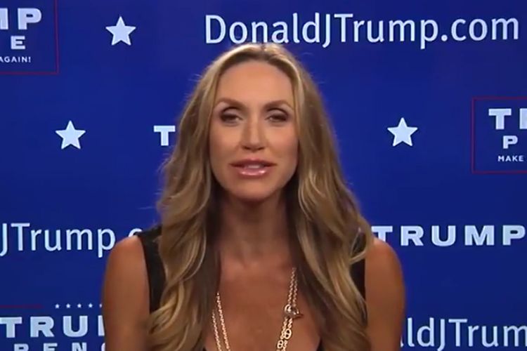 Menantu Presiden AS Donald Trump, Lara Trump, yang menikahi Eric Trump, muncul sebagai presenter dalam video pertama Real News.