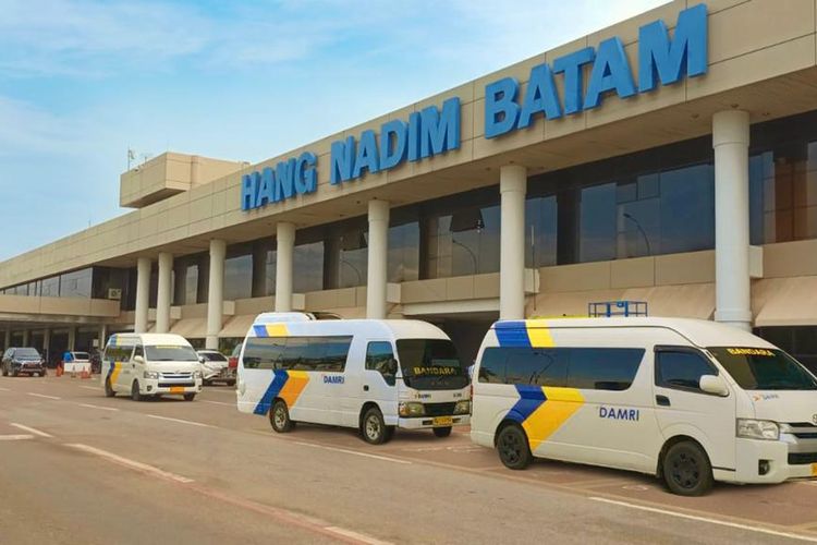 DAMRI di Bandara Hang Nadim Batam