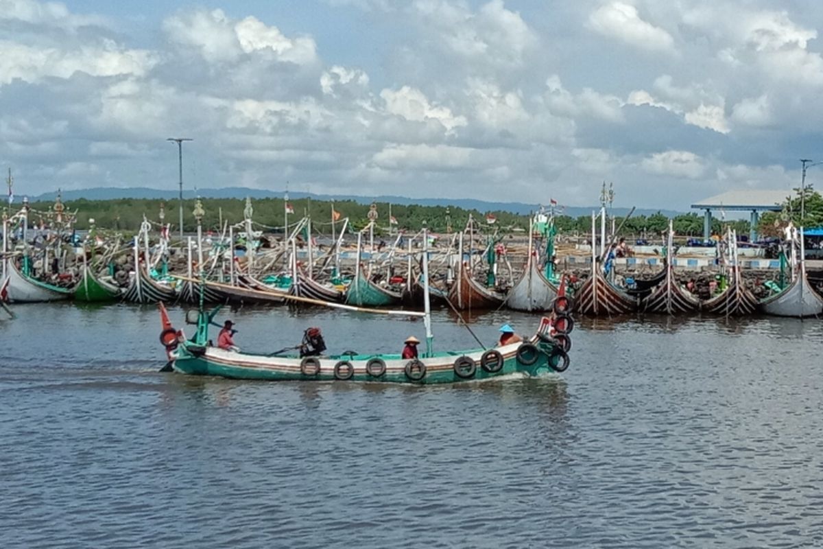 Nelayan Muncar saat berangkat melaut 