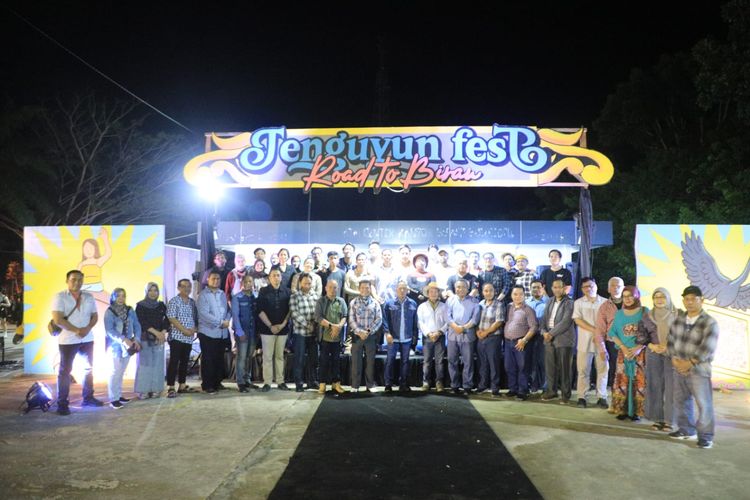 Malam penutupan Tenguyun Fest Road to Birau 2025 di area parkir ATM Center Kantor Bupati Bulungan, Sabtu (27/9/2025). 