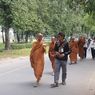 Para Biksu Thudong Berkunjung ke Candi Prambanan dan Candi Sewu