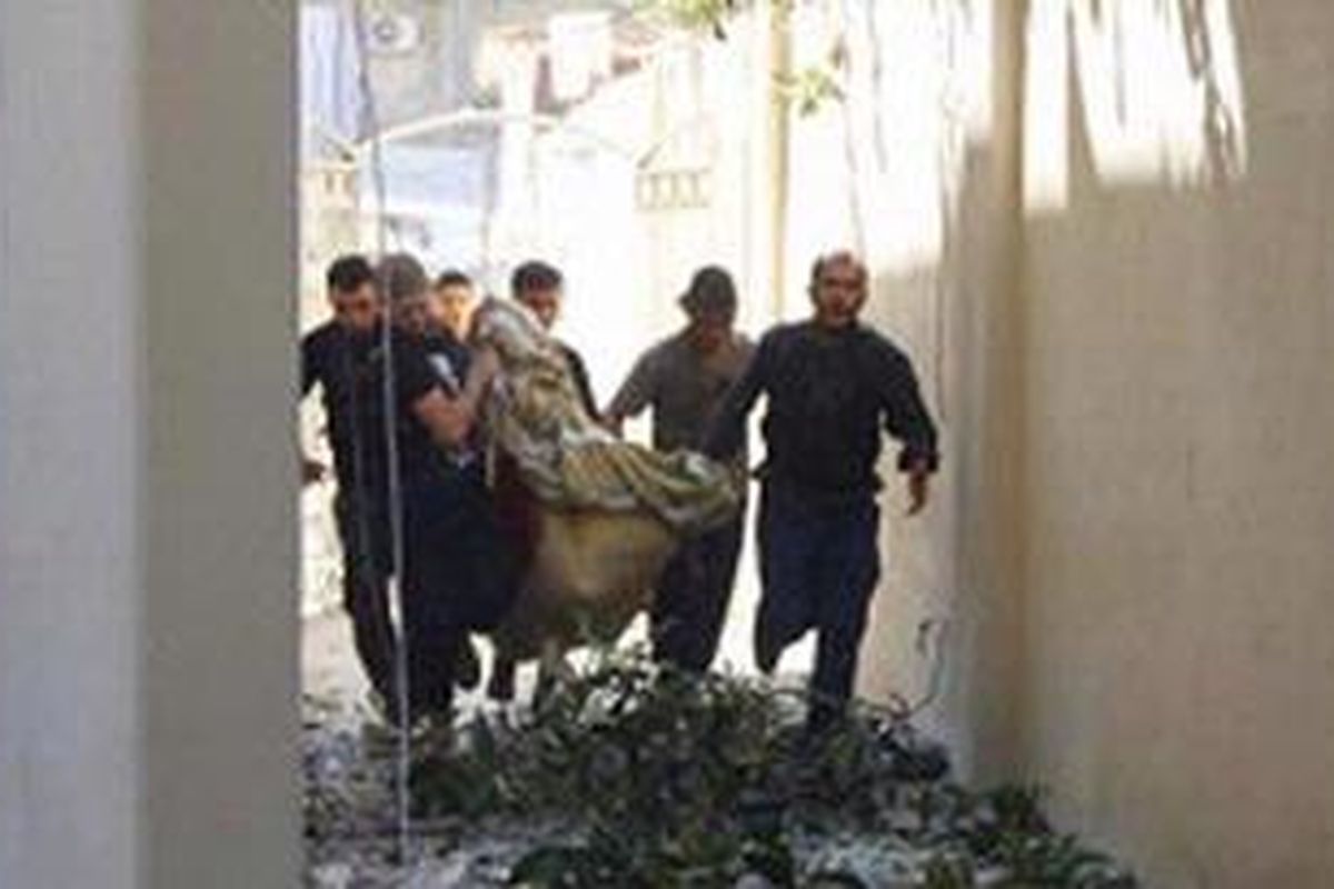 Oposisi mengklaim korban tewas akibat pembantaian pasukan pemerintah. 