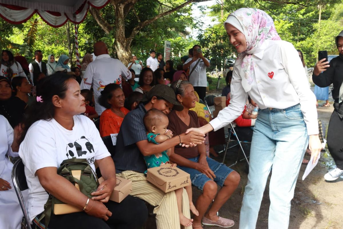 Ketua TP PKK Kalteng Salurkan 200 Paket Bantuan Stimulan untuk Keluarga Berisiko Stunting