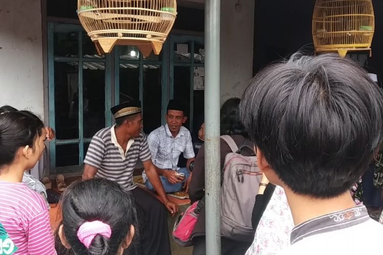 Sukiman pengantin mirip Jokowi jadi tonton warga