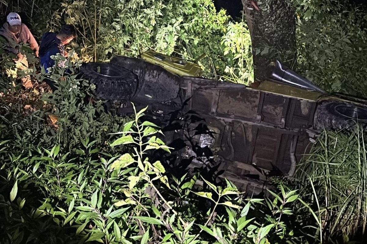 Mobil jip wisata Bromo yang mengalami kecelakaan pada Senin (12/5/2025) lalu.